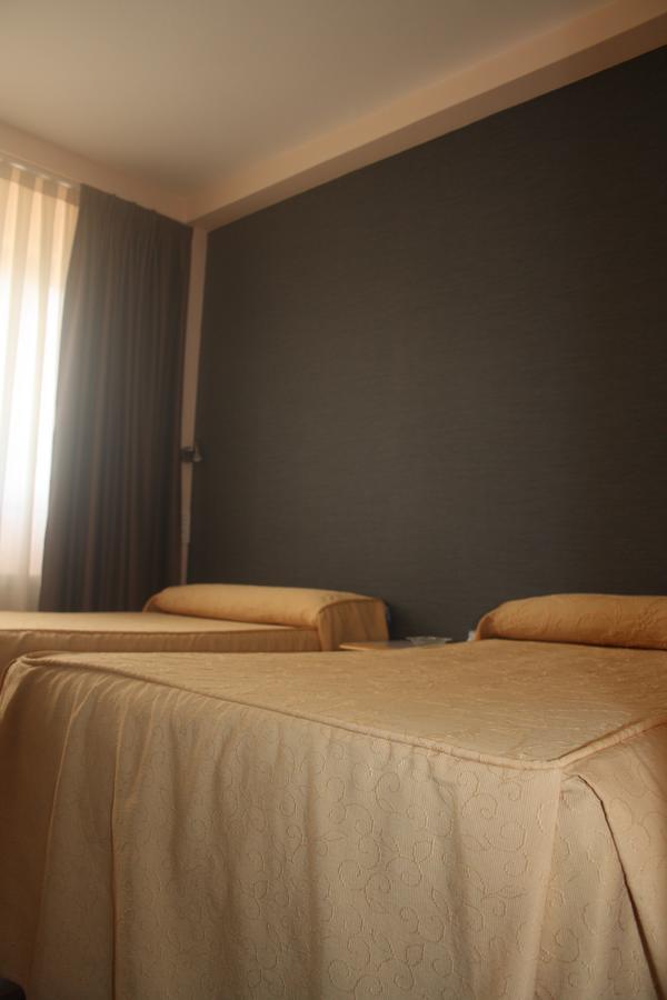Hotel Lupa San Juan de Pinera Bagian luar foto