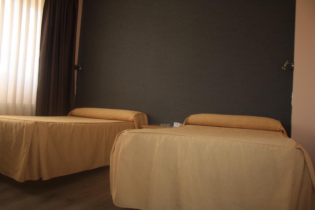 Hotel Lupa San Juan de Pinera Bagian luar foto