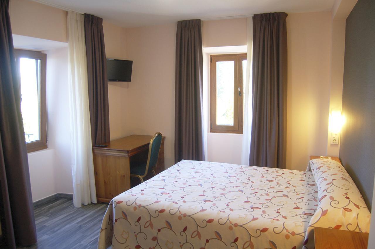 Hotel Lupa San Juan de Pinera Bagian luar foto