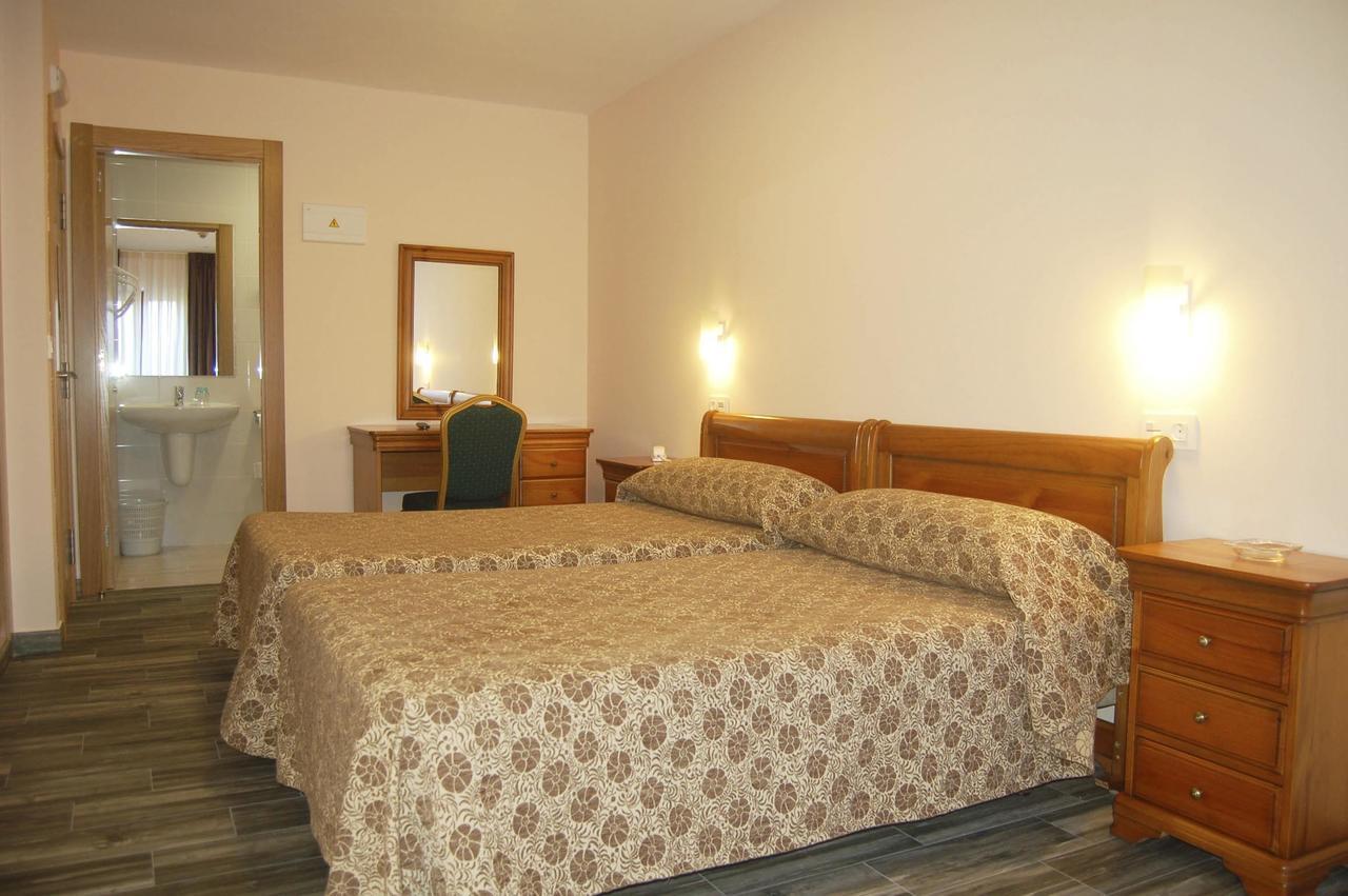 Hotel Lupa San Juan de Pinera Bagian luar foto